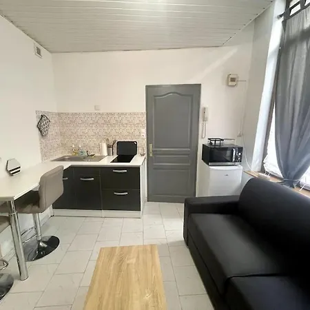Studio Confortable Dans Le Centre De Douai Exterior photo