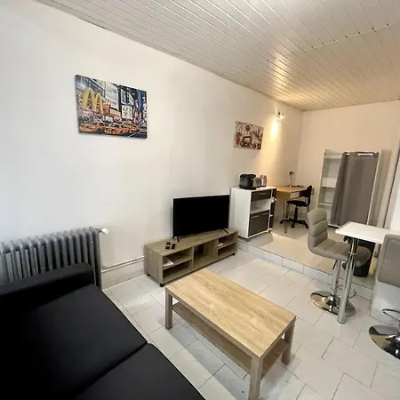 Studio Confortable Dans Le Centre De Douai Exterior photo
