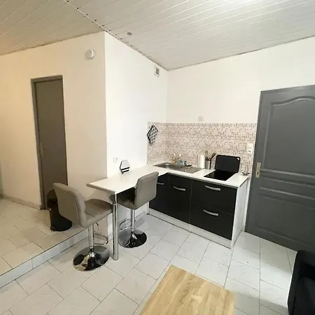 Studio Confortable Dans Le Centre De Douai Exterior photo